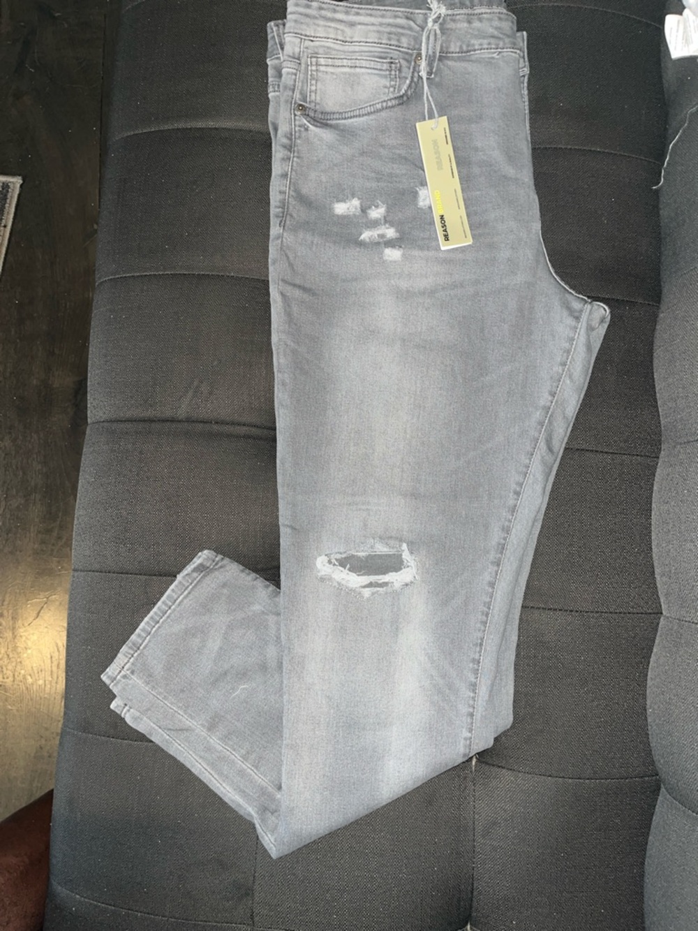 Reason Men’s Light Gray Skinny Jeans with Distressed Detail